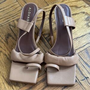 Alohas Tan Heeled Sandals with Modern Square-Toe Design
